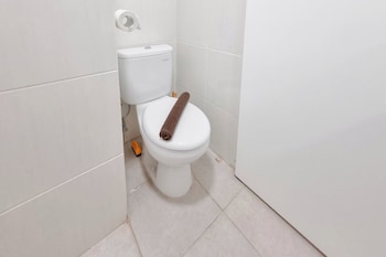 good choice and homey studio at barsa city apartment