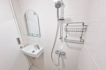 good choice and homey studio at barsa city apartment