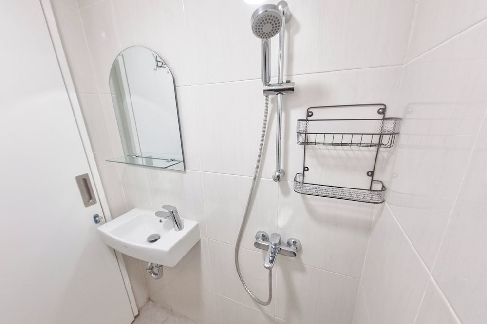 good choice and homey studio at barsa city apartment