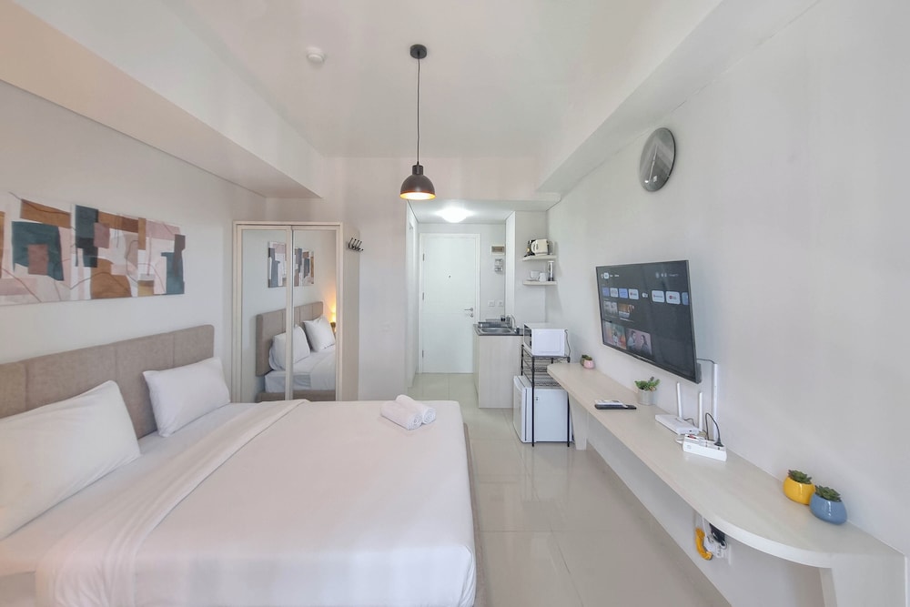 good choice and homey studio at barsa city apartment