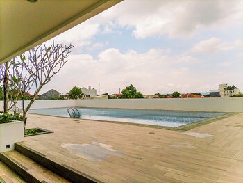 good choice and homey studio at barsa city apartment