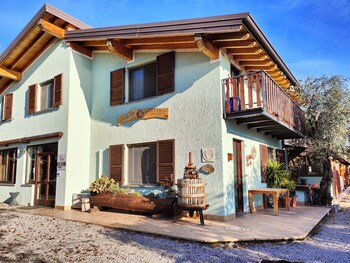 Agriturismo Scuderia Castello,Near Carta Museum,1 star