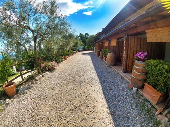 Agriturismo Scuderia Castello,Near Carta Museum,1 star