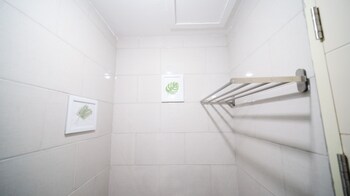 modern and cozy studio at benson supermall mansion apartment