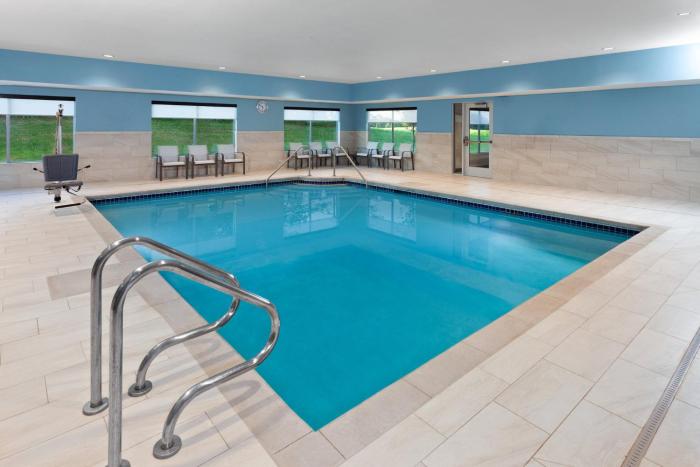 holiday inn express reedsburg dells area an ihg hotel