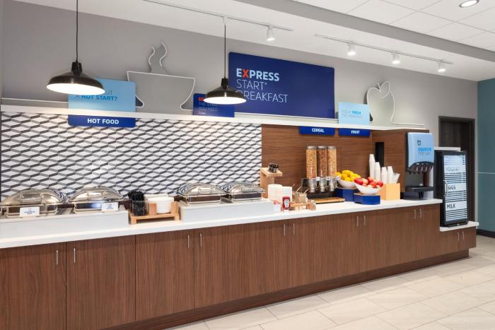 holiday inn express reedsburg dells area an ihg hotel