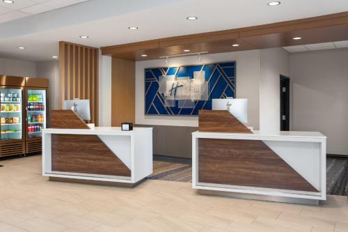 holiday inn express reedsburg dells area an ihg hotel