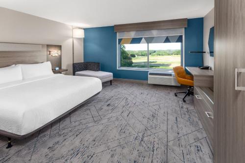 holiday inn express reedsburg dells area an ihg hotel