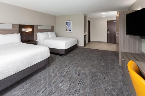 holiday inn express reedsburg dells area an ihg hotel