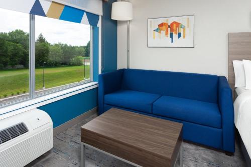 holiday inn express reedsburg dells area an ihg hotel