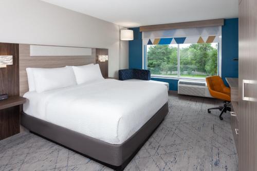 holiday inn express reedsburg dells area an ihg hotel