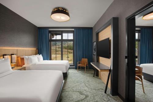 cloudland at mclemore resort lookout mountain curio by hilton