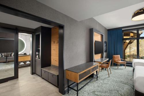 cloudland at mclemore resort lookout mountain curio by hilton