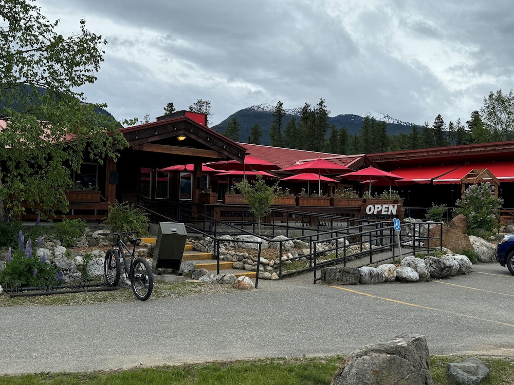 saddle mountain lodge