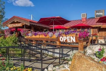 saddle mountain lodge