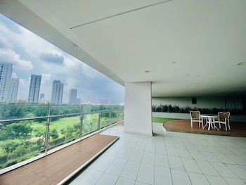 tony apartment scenic valley