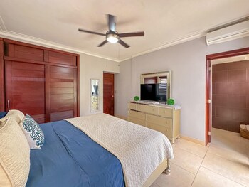 beautiful 2 br apartment with bbq