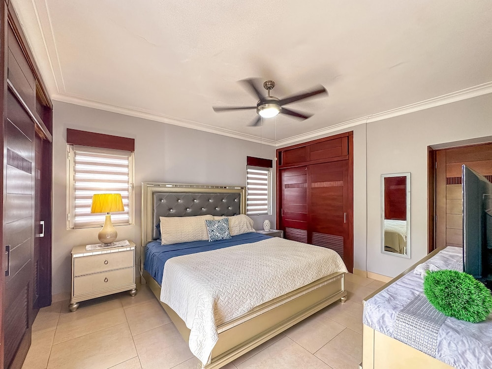 beautiful 2 br apartment with bbq
