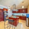 beautiful 2 br apartment with bbq