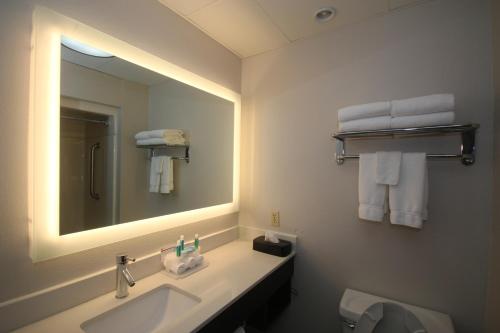 holiday inn express hillsville by ihg