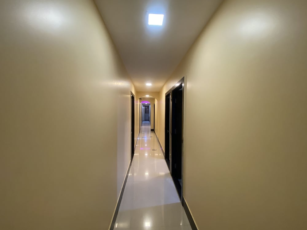 hotel royal grand near mumbai international airport