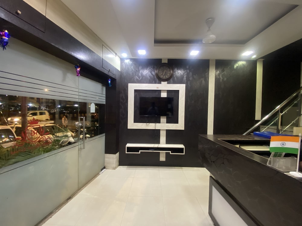 hotel royal grand near mumbai international airport