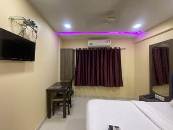 hotel royal grand near mumbai international airport
