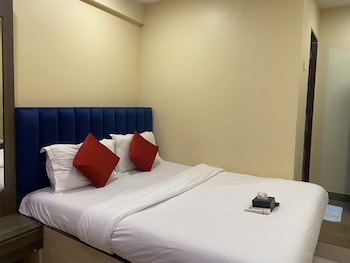 hotel royal grand near mumbai international airport