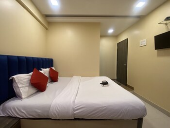 hotel royal grand near mumbai international airport