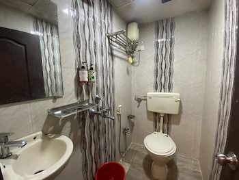 hotel royal grand near mumbai international airport