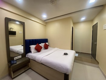 hotel royal grand near mumbai international airport