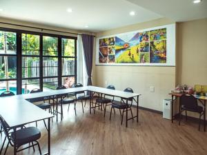 beaver club homestay