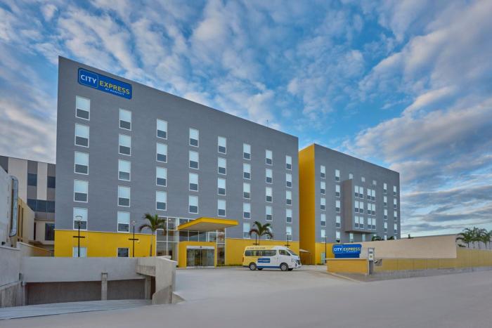 city express by marriott cancun aeropuerto