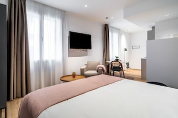limehome sevilla ronda de capuchinos