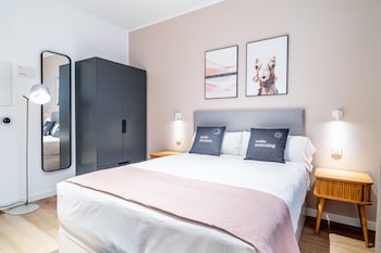 limehome sevilla ronda de capuchinos