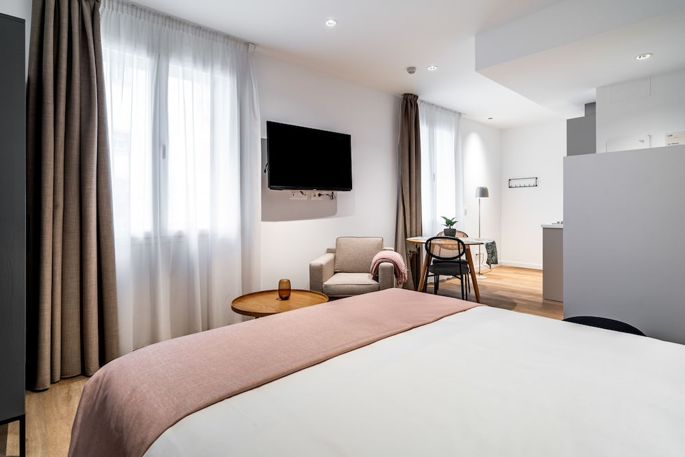 limehome sevilla ronda de capuchinos