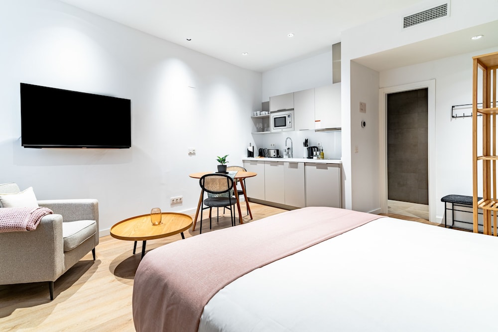 limehome sevilla ronda de capuchinos