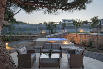 cavos boutique homes