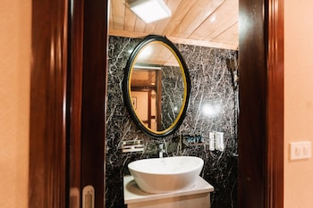 honey boutique cruise