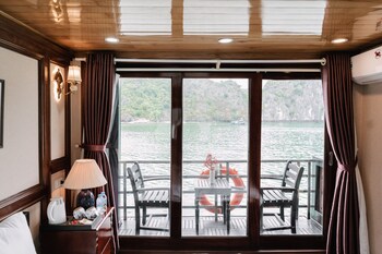 honey boutique cruise