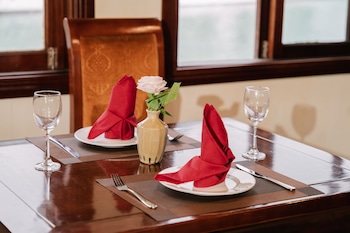 honey boutique cruise