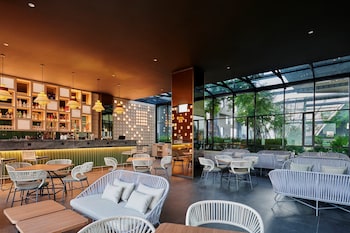 vivere hotel artotel curated