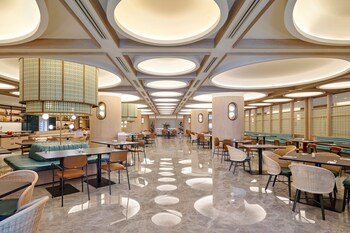 vivere hotel artotel curated