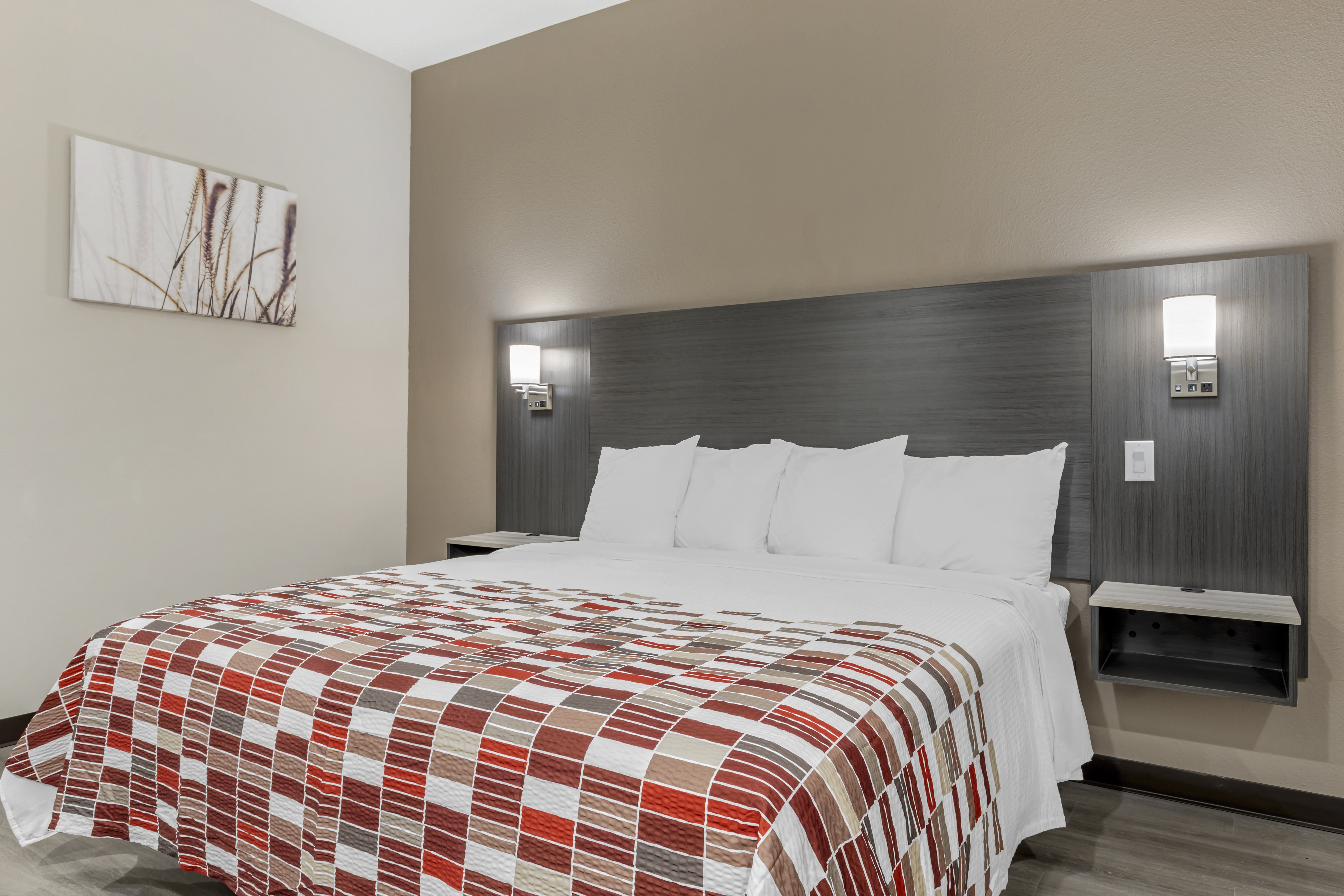 red roof inn hutchins
