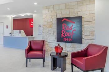 red roof inn hutchins