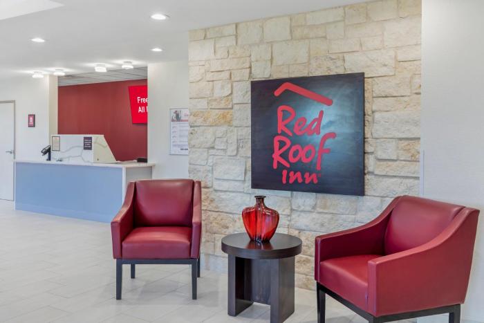 red roof inn hutchins