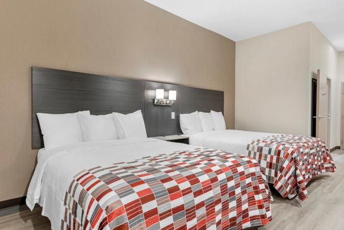 red roof inn hutchins