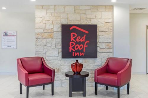 red roof inn hutchins