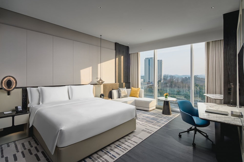 crowne plaza ezhou an ihg hotel