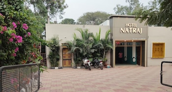 6 cr hotel natraj aurangabad